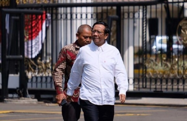 Mahfud MD menjadi sosok pertama yang dipanggil Presiden Jokowi, ia mengakui diminta menjadi menteri. Foto: int  