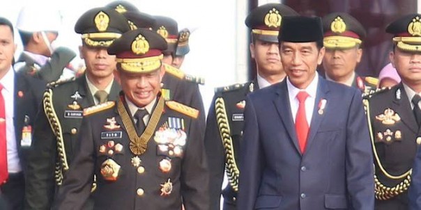 Presiden RI Joko Widodo (Jokowi) mengajukan surat pemberhentian Kapolri Jenderal Pol Tito Karnavian ke Dewan Perwakilan Rakyat (DPR) RI (foto/int)