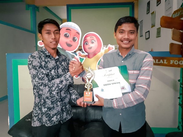 SD Juara Pekanbaru mengutus 5 orang siswa dan 2 orang guru di Gebyar Inovasi Sains Teknologi dan Seni Budaya Islami Provinsi Riau (foto/istimewa)