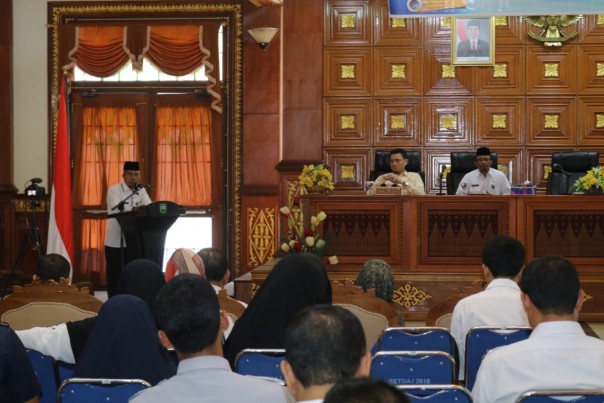 Asisten Administrasi Umum Sekretariat Daerah Kabupaten Siak H Jamaludin membuka Kegiatan Pelayanan Informasi Publik (foto/lin)