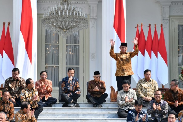 Presiden Joko Widodo saat mengumumkan menteri di Kabinet Indonesia Maju