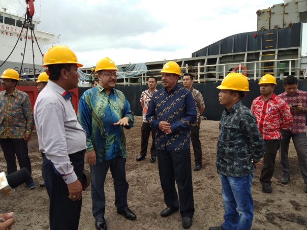 Bupati Siak Alfedri menerima kunjungan Duta Besar Malaysia untuk Indonesia Datuk Zainal Abidin Bakar (foto/lin)
