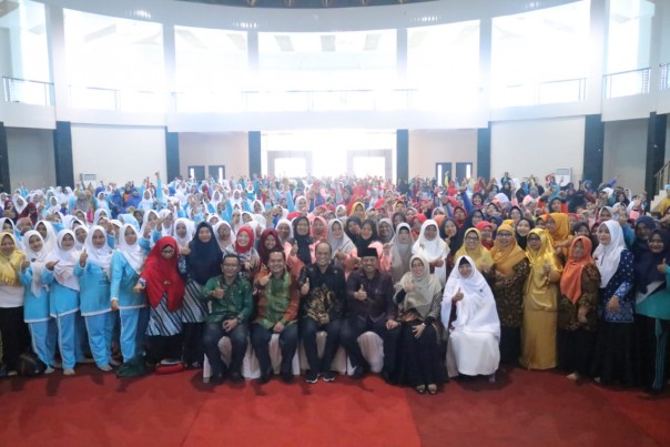 Sebanyak 866 guru Pendidikan Anak Usia Dini (PAUD), pengelola dan Kepala sekolah Paud yang di taja Ikatan Guru Taman Kanak-kanak (IGTKI) Kabupaten Siak, Riau mengikuti workshop (foto/lin)