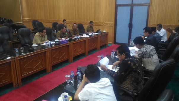 Hearing Komisi II DPRD Bengkalis bersama Kepala Dinas Permukiman dan Pertanahan (Perkimtan) berlangsung tegang (foto/hari)