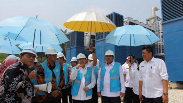 Gubernur Riau menghadiri peresmian Pembangkit Listrik Tenaga Mesin Gas (PLTMG) Koto Gasib 25 MW. PLTMG ini akan beroperasi di bawah kendali PLN Unit Induk Sumatera Bagian Utara