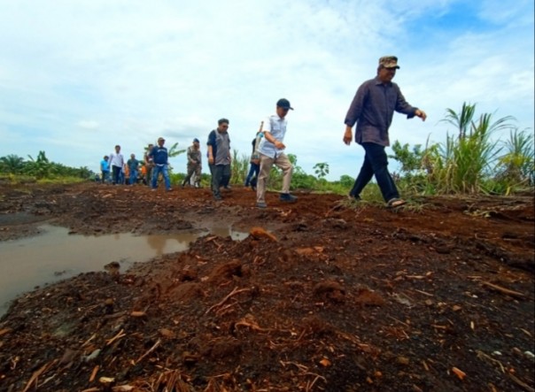 Rombongan Bupati Siak, Alfedri melakukan kunjungan kerja ke Kecamatan Sungai Apit (foto/int)