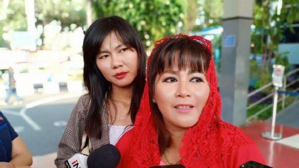 Politisi PDIP Dewi Tanjung