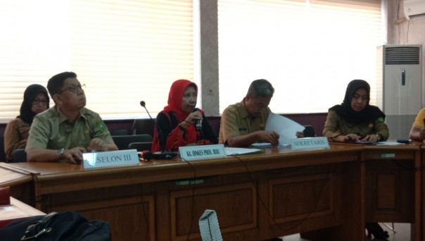 Kepala Dinas Kesehatan Riau, Mimi Yuliani Nazir saat memberikan keterangan pers mengenai kegiatan HKN 2019 di Riau