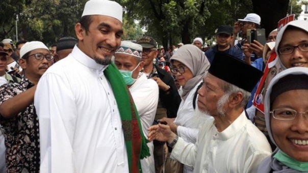 Ketua Umum Front Pembela Islam (FPI) Ahmad Sobri Lubis