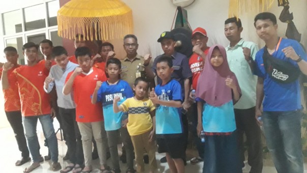 Sebanyak 11 orang atlet Bulutangkis Inhil siap berlaga diajang Kejuaraan Provinsi Riau yang digelar di Rengat Kabupaten Indragiri Hulu (foto/Rgo)