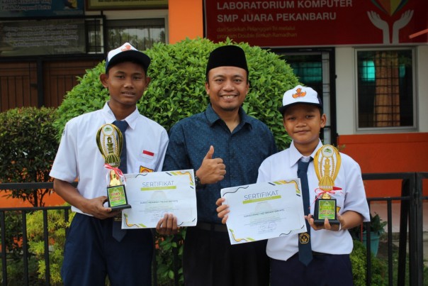 SMP Juara Pekanbaru raih banyak penghargaan dan piala (foto/ist)
