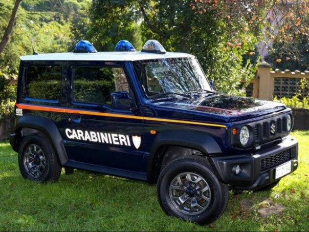 Pasukan Polisi Militer Italia, Carabinieri menjadikan Suzuki Jimny sebagai armada mobil patrolinya (Foto: int)