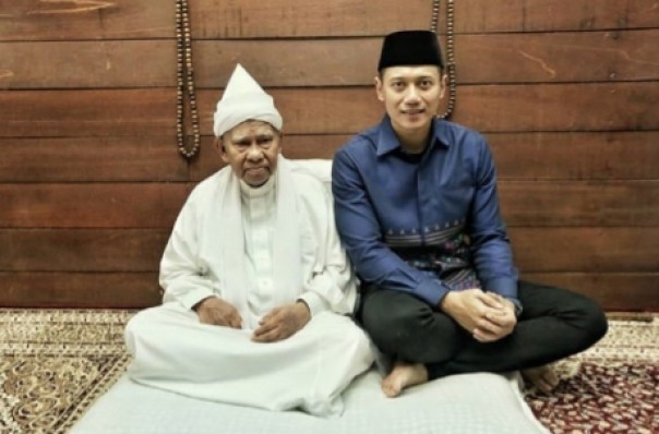 AHY pernah didoakan ulama dari Besilam Langkat Sumatera Utara (Sumut) Tuan Guru Syekh Hasyim Al-Syarwani (foto/int)
