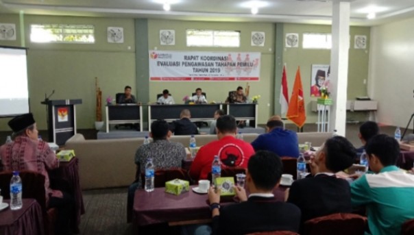 Badan Pengawas Pemilu (Bawaslu) Kabupaten Indragiri Hilir (Inhil) menggelar Rapat Koordinasi Evaluasi Pengawasan Tahapan Pemilu Tahun 2019 (foto/Rgo)