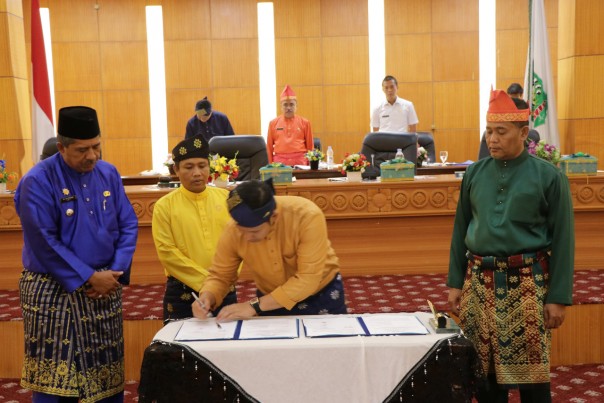Dewan perwakilan Rakyat Daerah (DPRD) mengesahkan APBD Kabupaten Siak Tahun anggaran 2020 sebesar Rp 2.263.541.825.379 (foto/Lin)