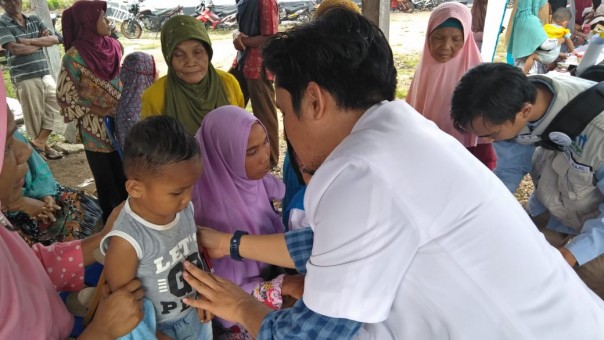 Dompet Dhuafa Riau dan BMT Indragiri, mengadakan kegiatan pengobatan gratis dan USG (Foto: Istimewa)