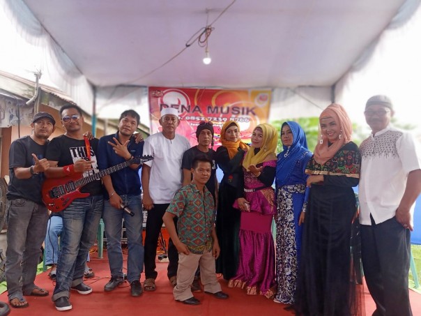 Hendri Budi resmi terpilih sebagai Ketua Ikatan Keluarga Besar Orgen Tunggal (IKBOT) Tembilahan (foto/Rgo)