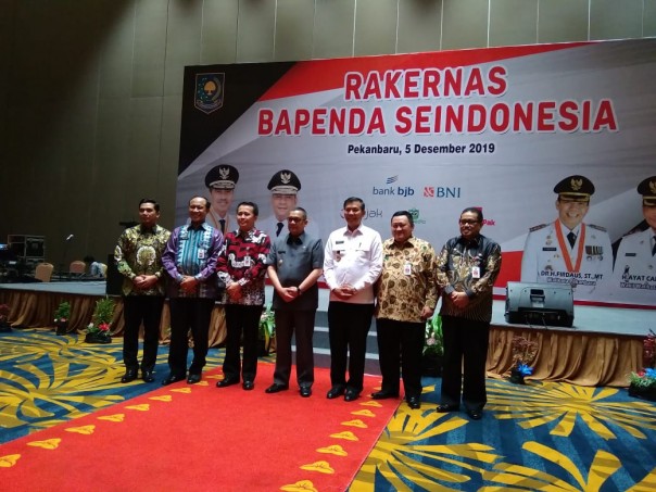 Bertempat di Ballroom SKA CO EX, secara resmi Wakil Gubernur Riau, Edy Natar Nasution buka Rapat Kerja Nasional (Rakernas) Badan Pendapatan Daerah (Bapenda) se Indonesia (foto/Put)