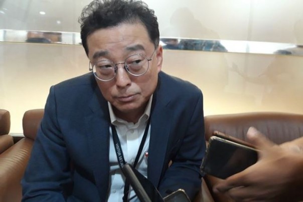 Lee Kang Hyun usai bertemu dengan DPR RI terkait gagal bayar polis asuransi di Jiwasraya. Foto: int 