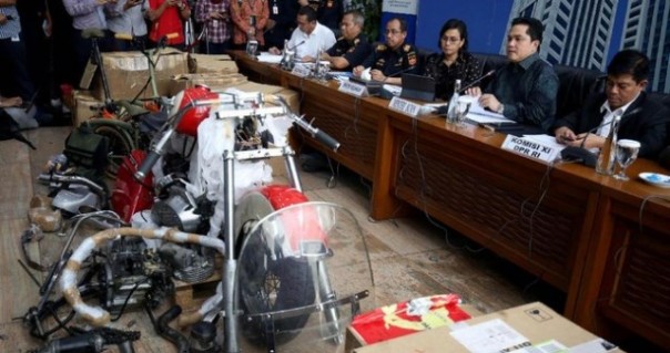 Menteri BUMN Erick Thohir dan Menteri Keuangan Sri Mulyani memberikan keterangan terkait dugaan penyeludupan motor Harley Davidson yang berujung pada dipecatnya Dirut Garuda Indonesia. Foto: int 