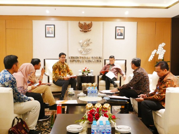 Rumah Zakat kembali melakukan pertemuan dengan Menteri Sosial Republik Indonesia, Juliari Batubara, di Kantor Kementerian Sosial RI (foto/ist)