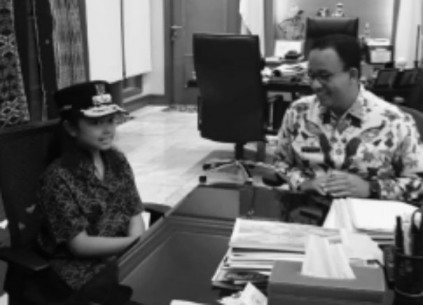 Cucu Pemred TV One Karni Ilyas saat bersama Gubernur DKI Jakarta Karni Ilyas (Foto: IG Karni Ilyas)