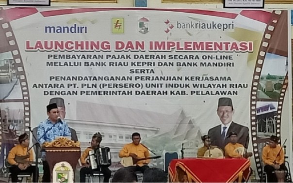 Pemkab Pelalawan launching pembayaran pajak daerah secara online melalui Bank Riau Kepri dan Bank Mandiri (foto/Ardi)