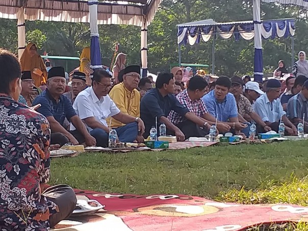 Yang pertama kali melakukan reses adalah Ketua BK DPRD Riau, H Sukarmis di Kenegerian Teratak Air Hitam (foto/Zar)
