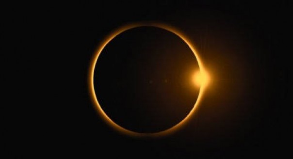 Penampakan gerhana matahari cincin. (R24/put)