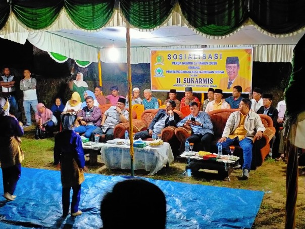 Kehadiran Anggota DPRD Propinsi Riau H. Sukarmis (Mantan Bupati Kuansing dua periode), untuk melakukan Reses di daerah Konstituante, yakni Desa Tebing Tinggi Kecamatan Benai (foto/Zar)