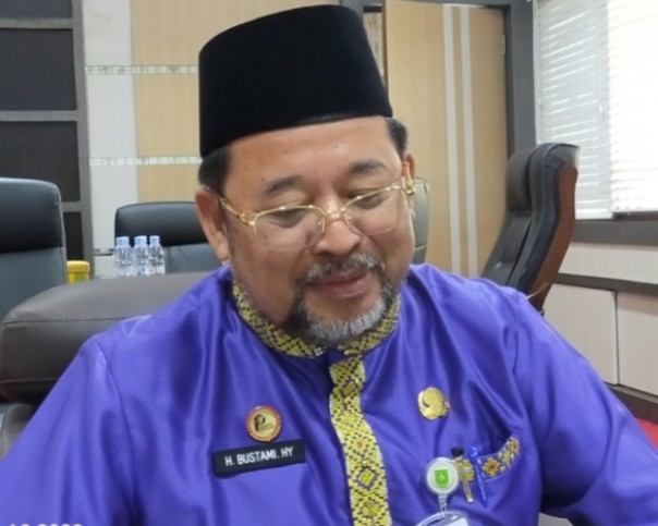 Ketua Dewan Kehormatan Adat (DKA) Lembaga Adat Melayu Riau (LAMR) Kabupaten Bengkalis juga menjabat sebagai Sekda Bengkalis, H. Bustami HY (foto/Hari)