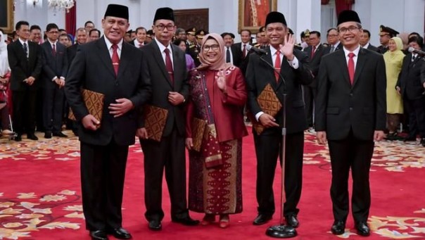 Lima Pimpinan KPK yang dilantik Presiden Jokowi, pada Jumat (20/12/2019). (R24/int)