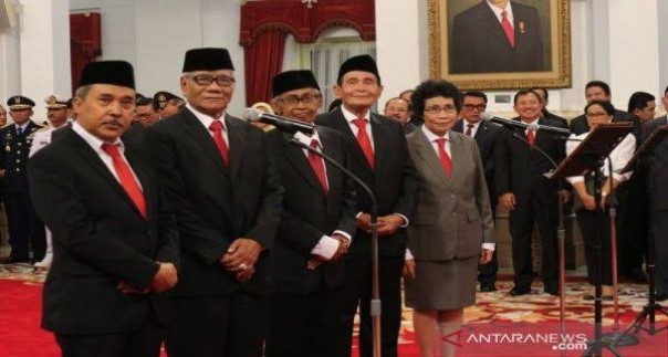 Dewan Pengawas KPK yang belum lama ini dilantik Presiden Jokowi