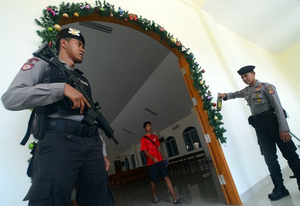 Polisi mengamankan gereja (foto/ilustrasi)