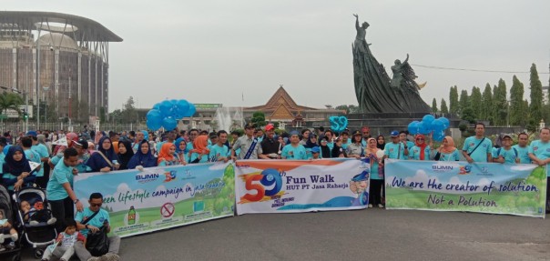 PT Jasa Raharja (Persero) Cabang Riau melakukan fun walk dalam rangka HUT Jasa Raharja ke 59 tahun