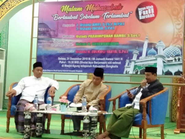Pengurus masjid agung Istiqomah Bengkalis menggelar kegiatan muhasabah pergantian tahun 2019-2020 (foto/hari)