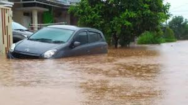 Ini Estimasi Biaya Perbaikan Mobil yang Terkena Banjir, Capai Jutaan Rupiah Lho...