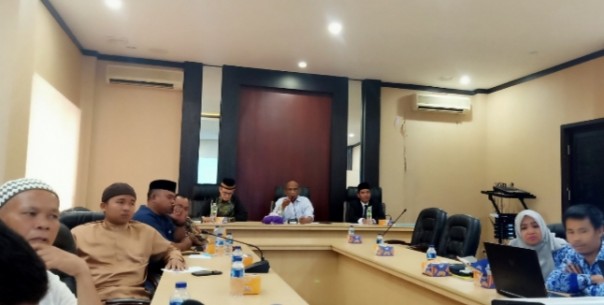 DPH Lembaga Adat Melayu Riau (LAMR) Kabupaten Pelalawan menawarkan diri untuk memperjuangkan hak-hak masyarakat yang belum terakomodir dalam Perda RTW Kabupaten Pelalawan (foto/Ardi)
