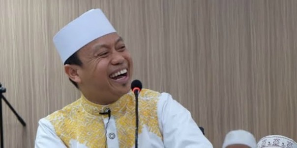 Ustadz Das'ad Latif penceramah kondang viral di media sosial asal Makassar (foto/int)