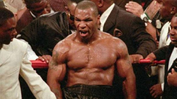 Mike Tyson yang begitu ganas saat masih berjaya. Foto: int 