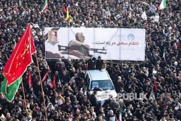 Puluhan Orang Terbunuh Dalam Penyerbuan Saat Prosesi Pemakaman Qassem Soleimani