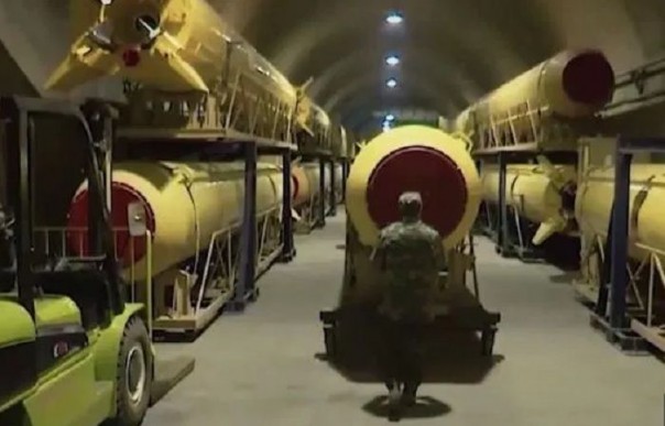 Gudang rudal Iran di kota bawah tanah