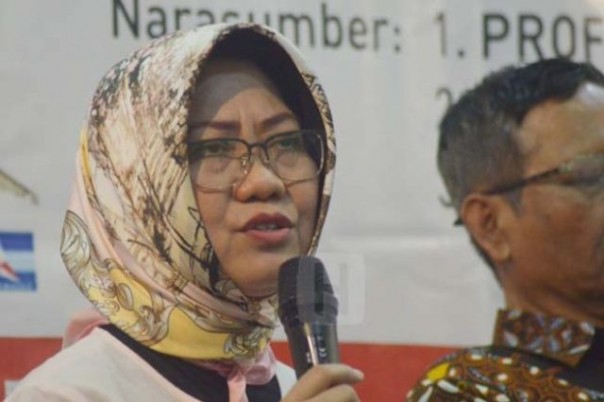 Siti Zuhro 