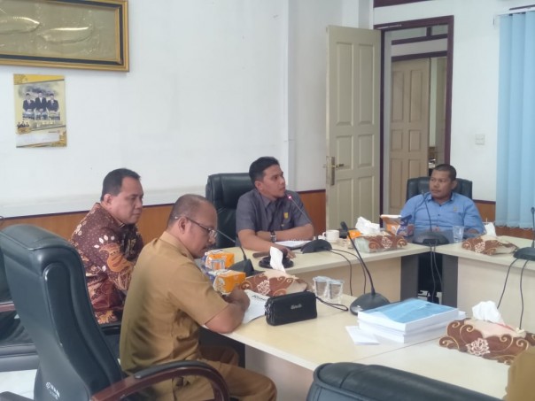Hearing DPRD Kuansing antara Komisi III dengan Pemkab Kuansing (foto/Zar)