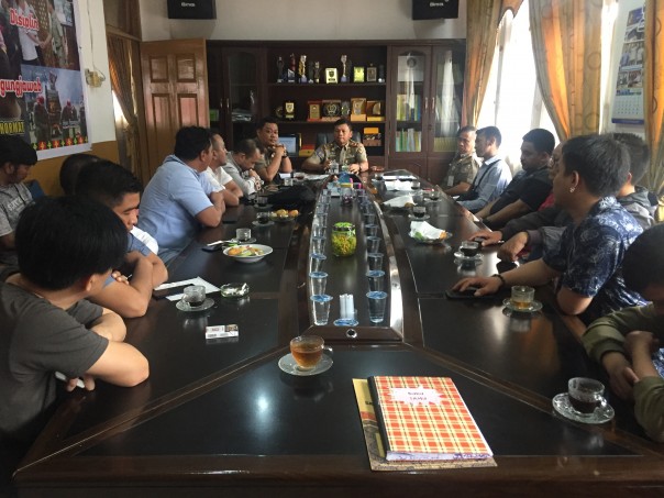 Pertemuan Kasatpol-PP Pekanbaru dengan pengusaha Warnet. (R24/put)