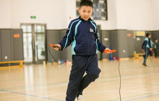 Jangan Paksa Anak Anda Bermain Lompat Tali, Bila Tak Ingin Alami Nasib Sial Seperti Bocah Dari China Ini