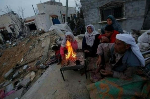 Rakyat Gaza Palestina berada di tengah musim dingin ekstrem, butuh bantuan selimut (foto/int)