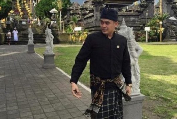 Anggota DPD Dapil Bali Arya Weda yang dilaporkan ke Polisi karena mengklaim sebagai Raja Majapahit. Foto: int 
