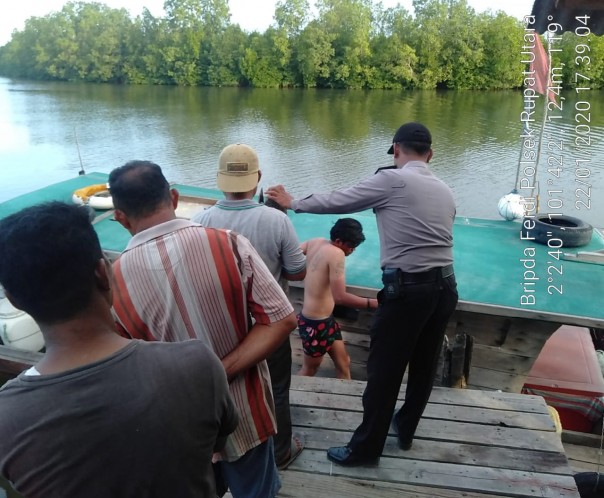 Sebanyak 20 orang Tenaga Kerja Indonesia (TKI) dikabarkan tenggelam di perairan Rupat Utara, Kabupaten Bengkalis (foto/Hari)