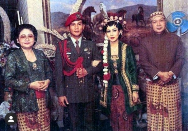 Foto jadul Prabowo saat menikah dengan Titiek Soeharto (foto/int)